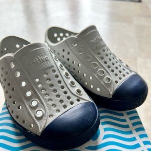 Native Jefferson Shoes size 5